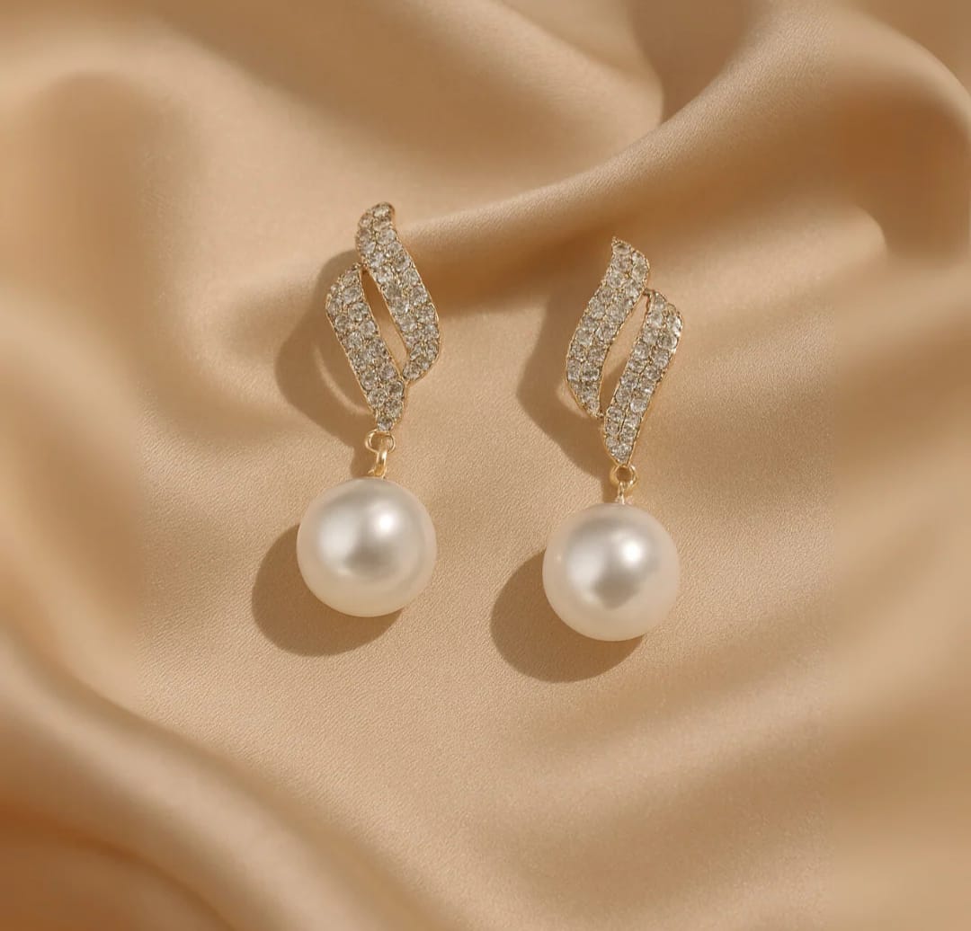 Korean hanging pearl earrings