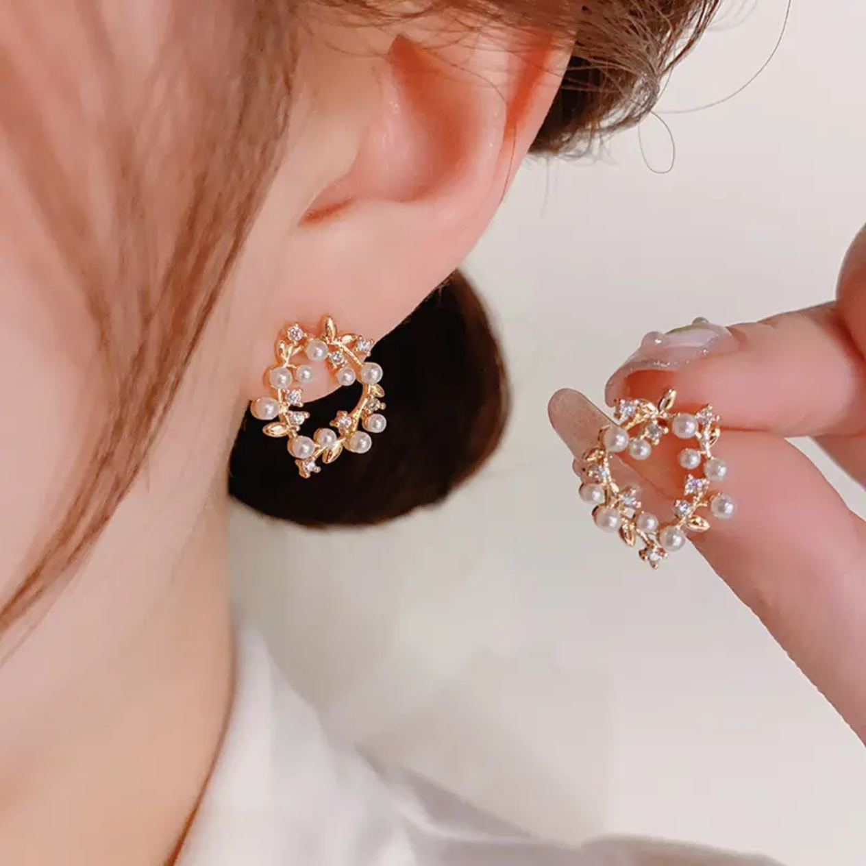 Korean round shape with pearl earring