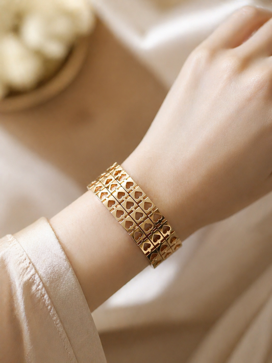 Anti-Tarnish Heart Link Bracelet