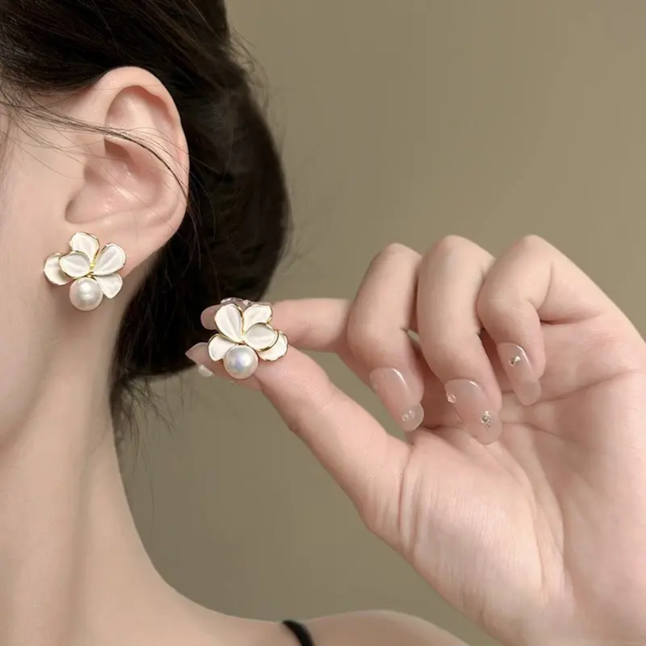 White faux pearl accent Korean flower earrings