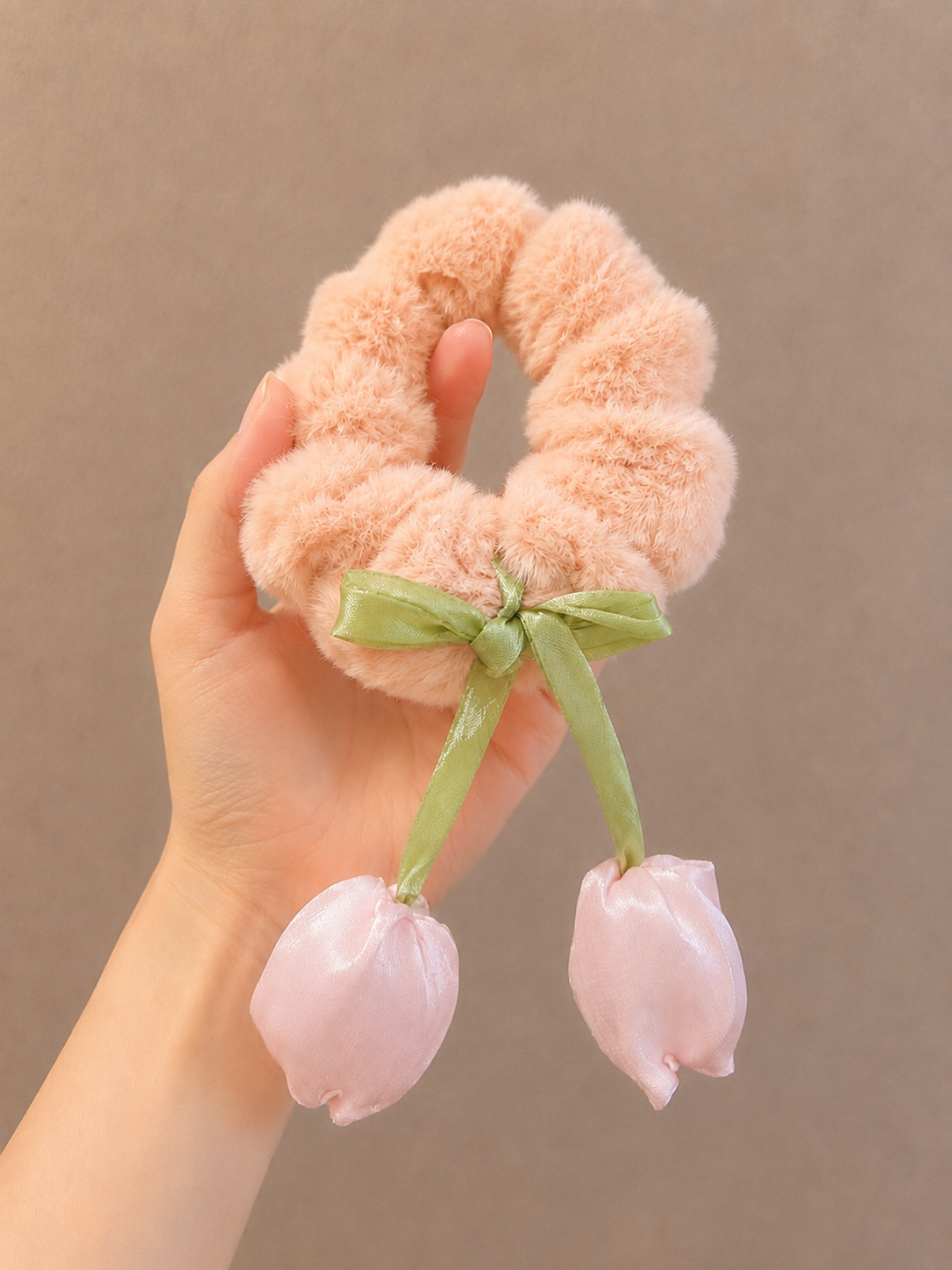 Set of 6
Furr tulip scrunchies