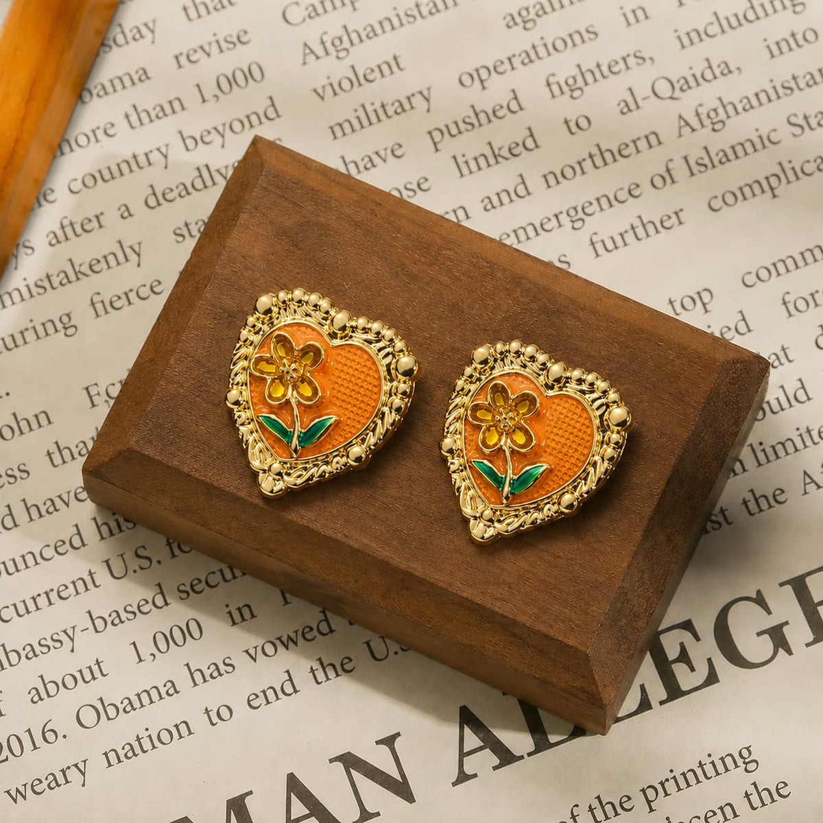 Vintage Floral 🧡 heart Enamel earrings