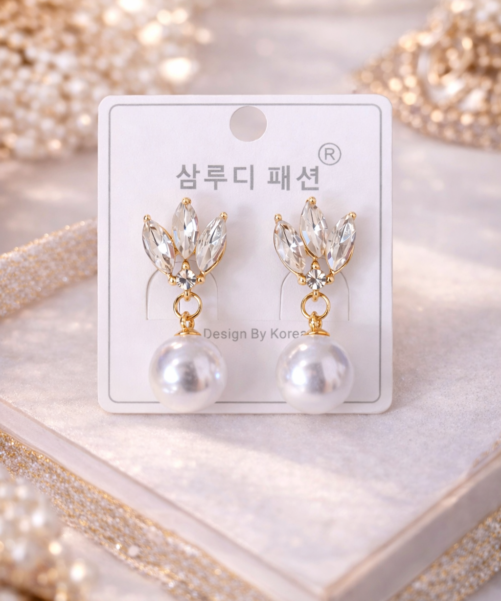 Splendid Gold Tone Shimmering Cubic Zirconia & Pearl Stud Earring For Women