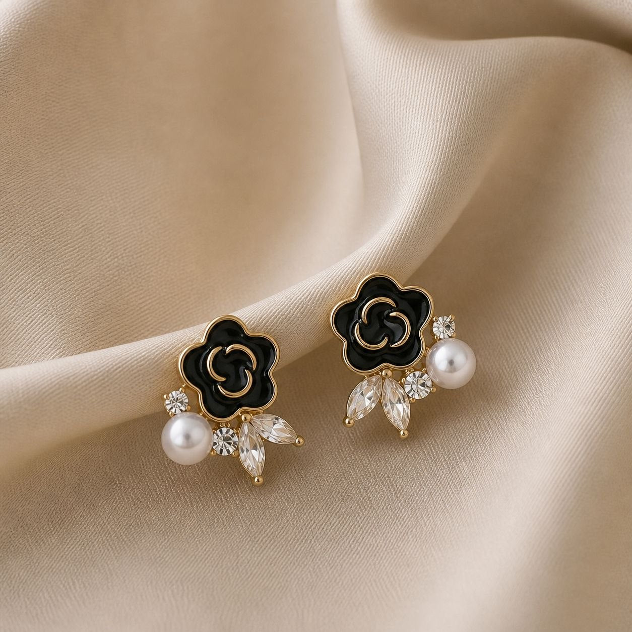 Black Flower Pearl earrings