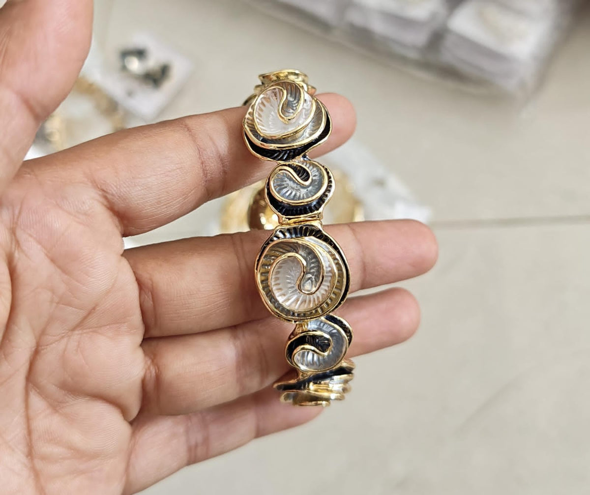 Multicolor Enamel Swirl Bracelet Random Colour
