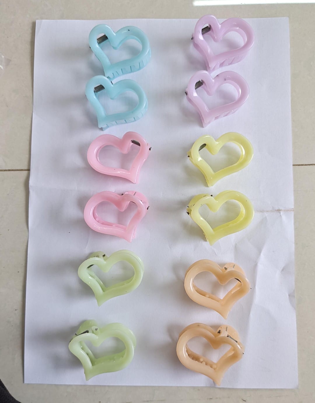 Set of 12 pastel heart-shaped plastic hair claw clip