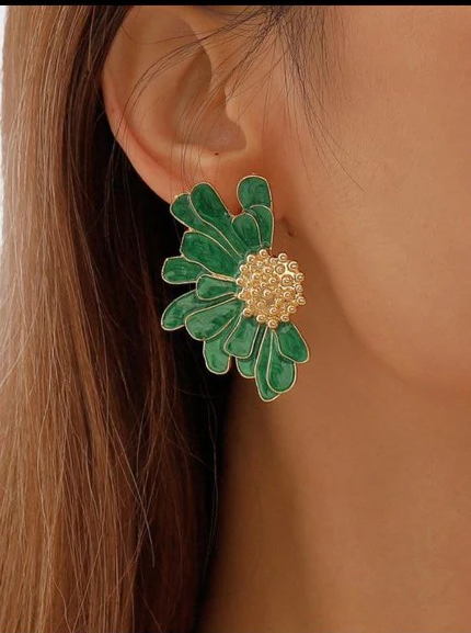 Korean Half Daisy Flower Earring